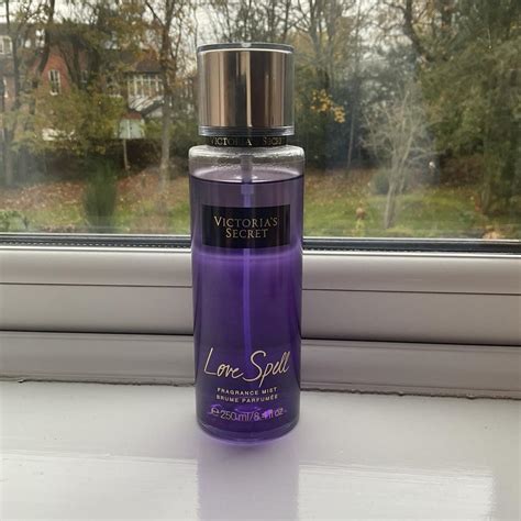 victoria secrets perfume purple bottle they stopeed selling